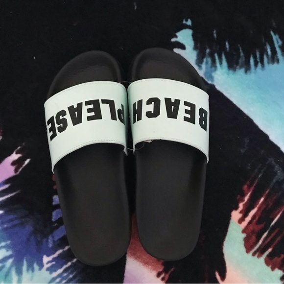 Victoria’s Secret Pink Cross Slides. NWT - Picture 7 of 9